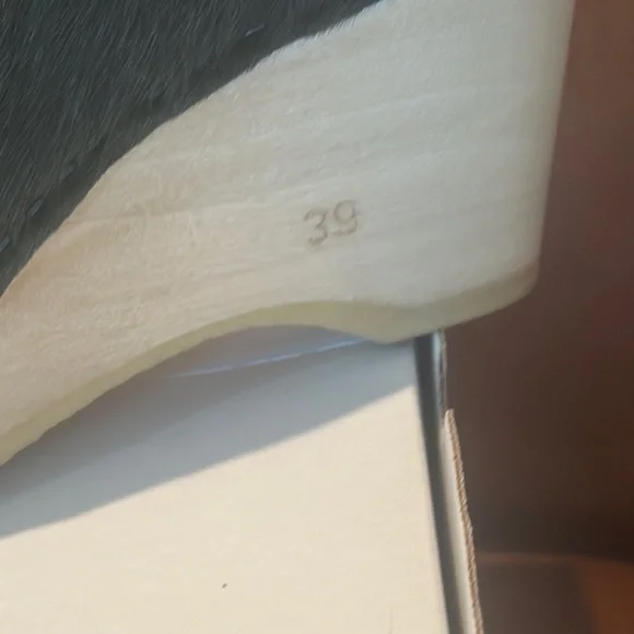 No. 6 Store: Green/Tan Clogs - Picture 7 of 11